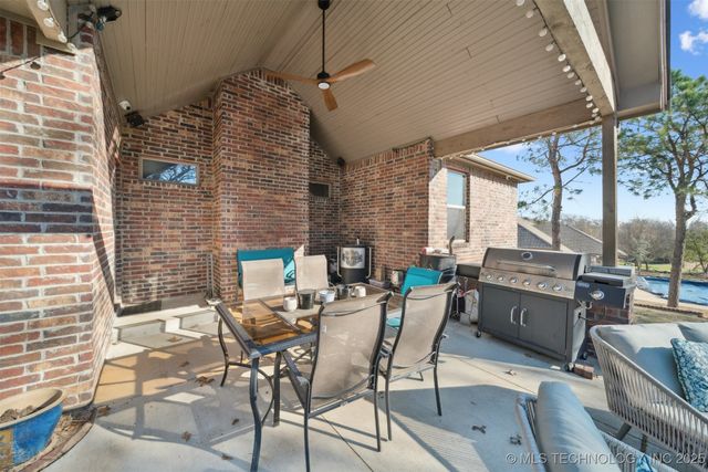 26110 E 115th Court, Coweta, OK 74429