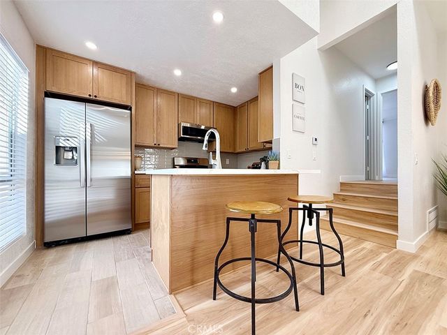 2720 W Segerstrom D, Santa Ana, CA 92704