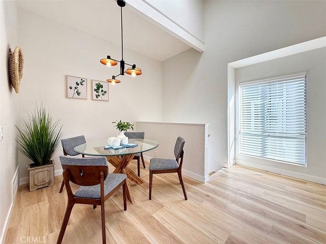 2720 W Segerstrom D, Santa Ana, CA 92704