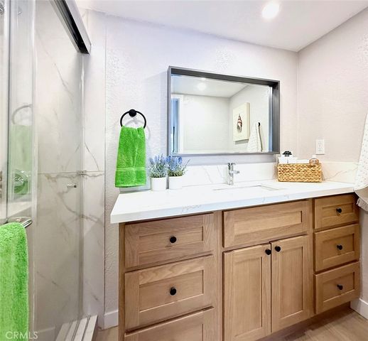 2720 W Segerstrom D, Santa Ana, CA 92704