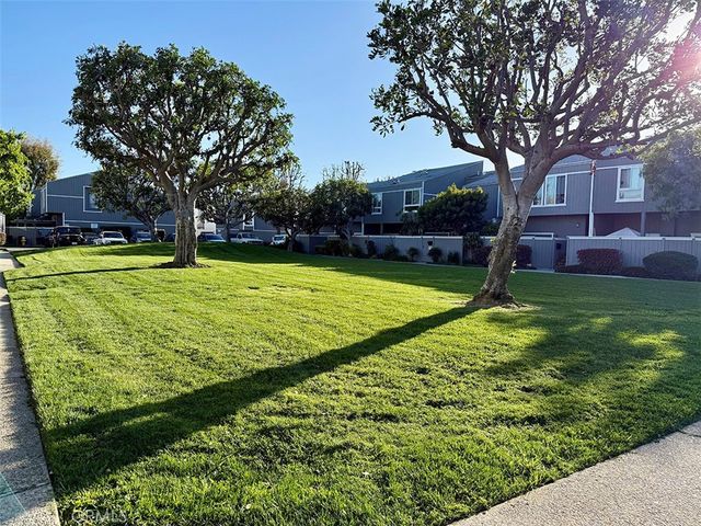 2720 W Segerstrom D, Santa Ana, CA 92704
