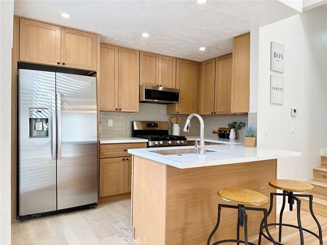 2720 W Segerstrom D, Santa Ana, CA 92704