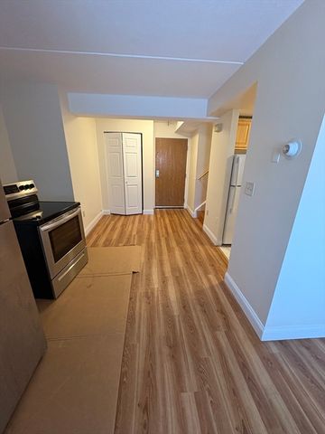 400 Massachusetts Avenue 34, Boston, MA 02115