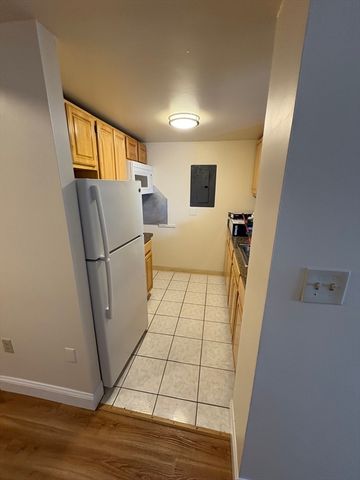 400 Massachusetts Avenue 34, Boston, MA 02115