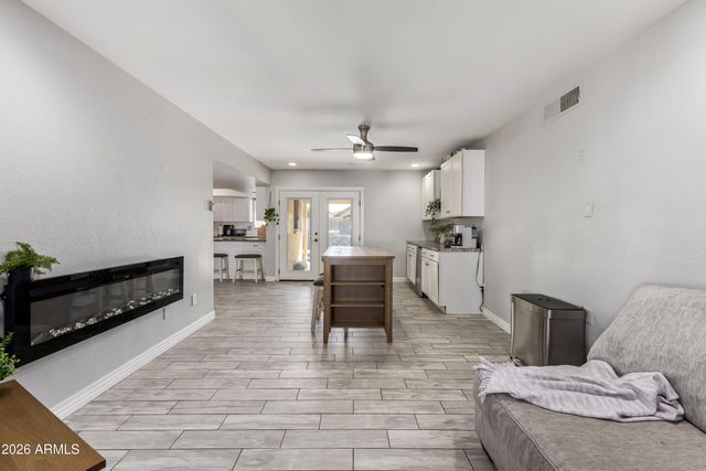 535 W PANTERA Avenue, Mesa, AZ 85210