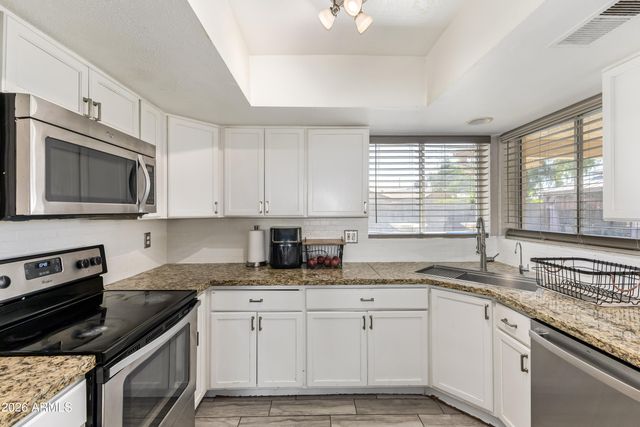 535 W PANTERA Avenue, Mesa, AZ 85210