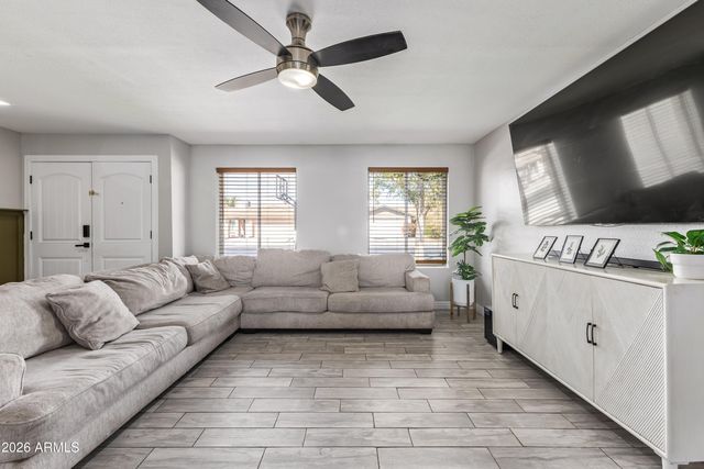 535 W PANTERA Avenue, Mesa, AZ 85210