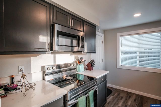 4765 Swegle Rd NE, Salem, OR 97301