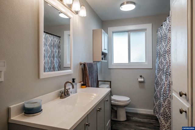 4765 Swegle Rd NE, Salem, OR 97301