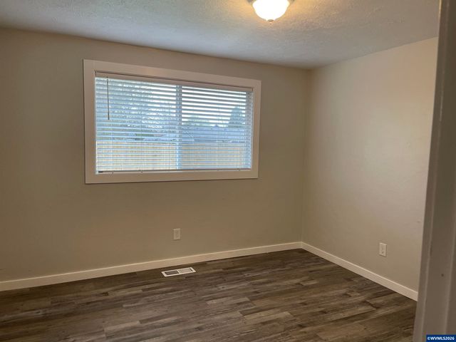 4765 Swegle Rd NE, Salem, OR 97301