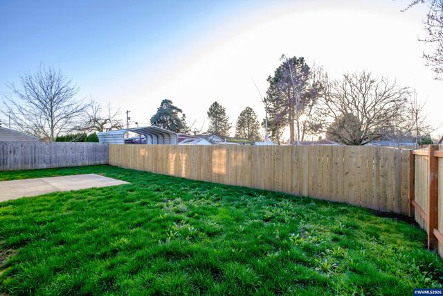 4765 Swegle Rd NE, Salem, OR 97301