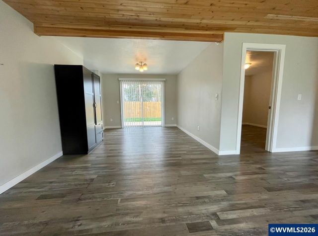 4765 Swegle Rd NE, Salem, OR 97301