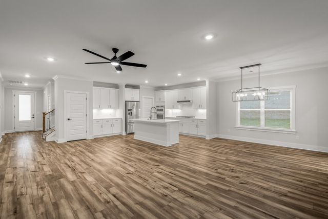 418 Meadowlook Dr, Lebanon, TN 37087