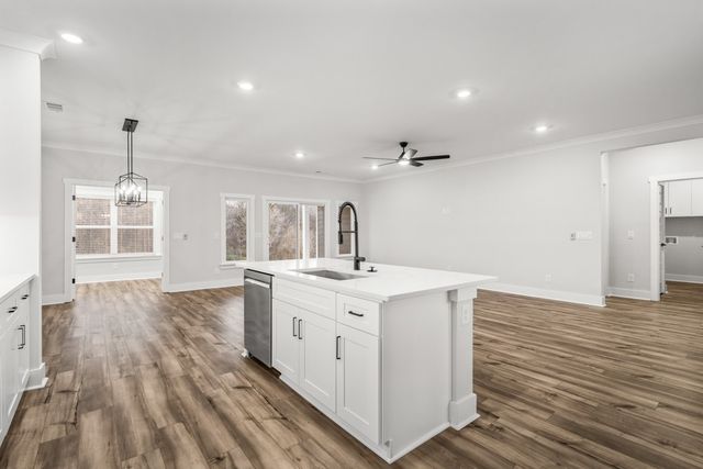 418 Meadowlook Dr, Lebanon, TN 37087