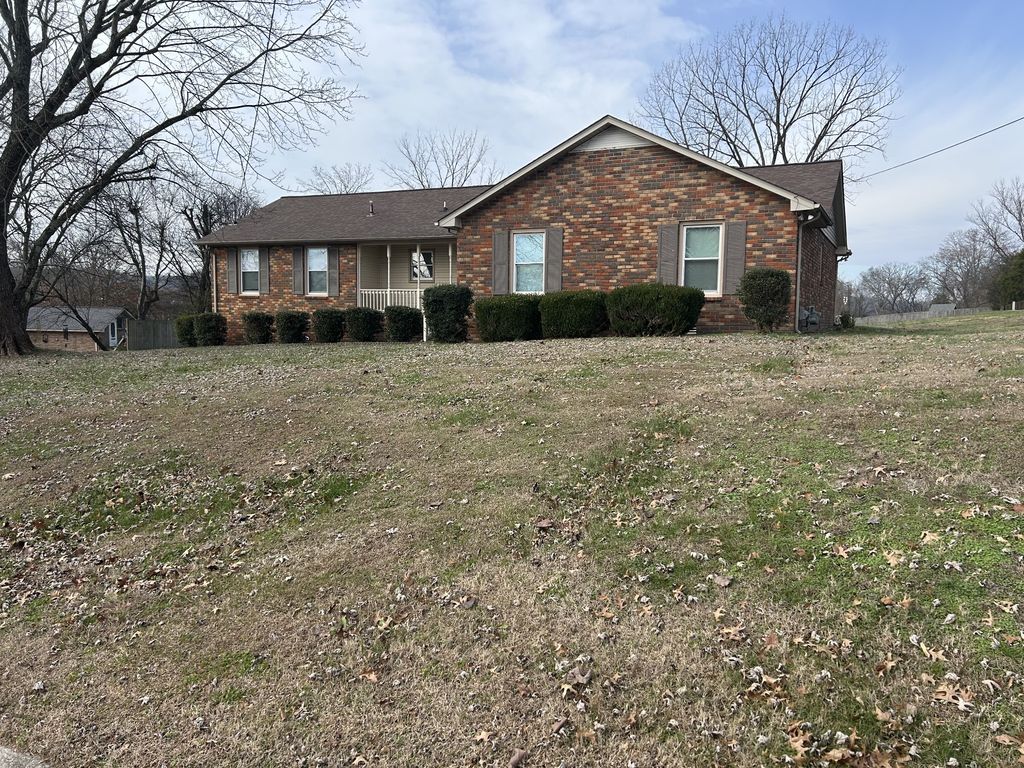 451 Clifton Dr, Goodlettsville, TN 37072