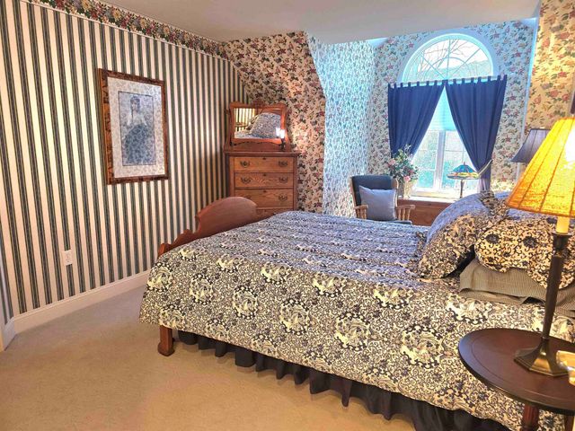 22 & 12 Moat Lane, Hales Location, NH 03860