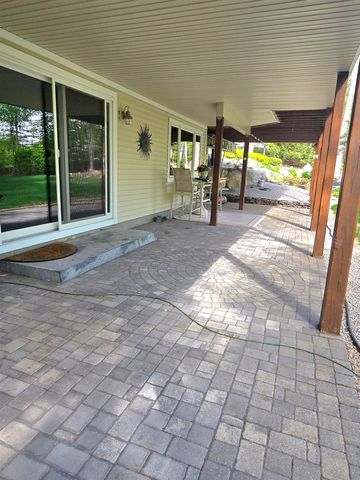 22 & 12 Moat Lane, Hales Location, NH 03860