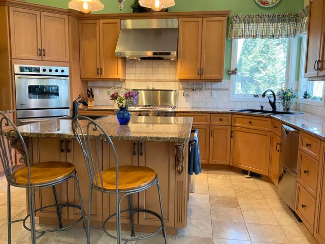 22 & 12 Moat Lane, Hales Location, NH 03860