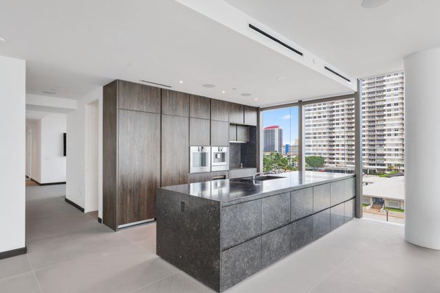2000 S OCEAN Drive 5A, Hallandale Beach, FL 33009