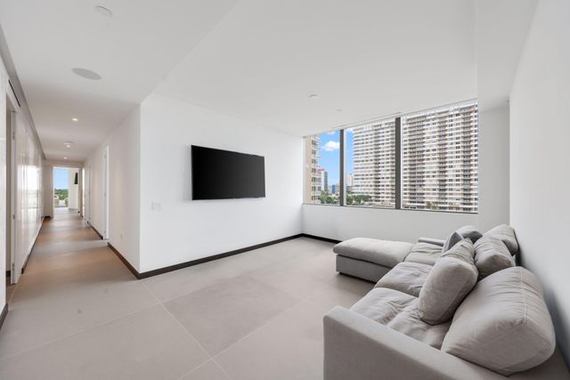 2000 S OCEAN Drive 5A, Hallandale Beach, FL 33009