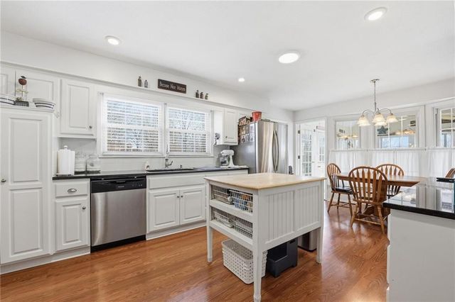 24101 E 88th Street, Lee's Summit, MO 64064