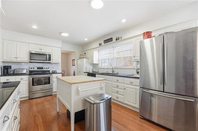 24101 E 88th Street, Lee's Summit, MO 64064