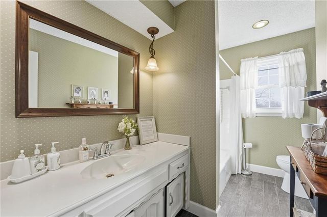 24101 E 88th Street, Lee's Summit, MO 64064