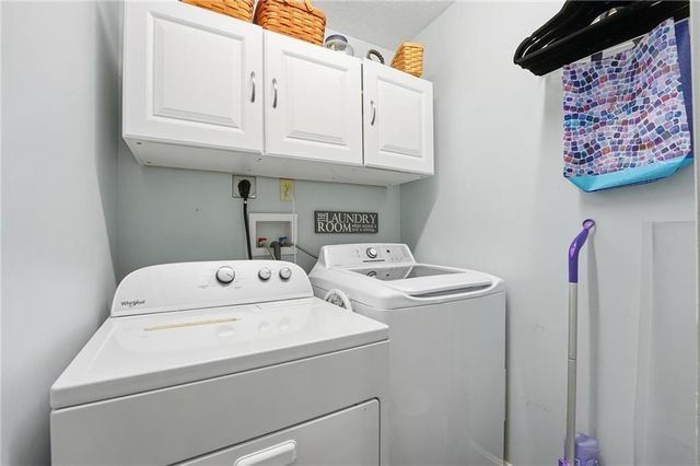 24101 E 88th Street, Lee's Summit, MO 64064