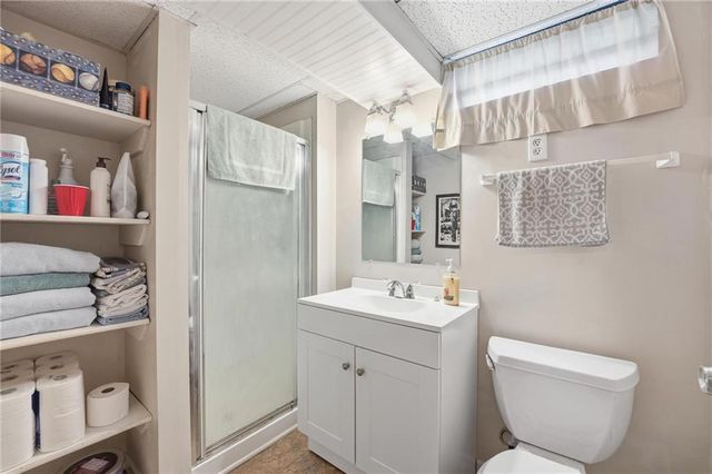 24101 E 88th Street, Lee's Summit, MO 64064