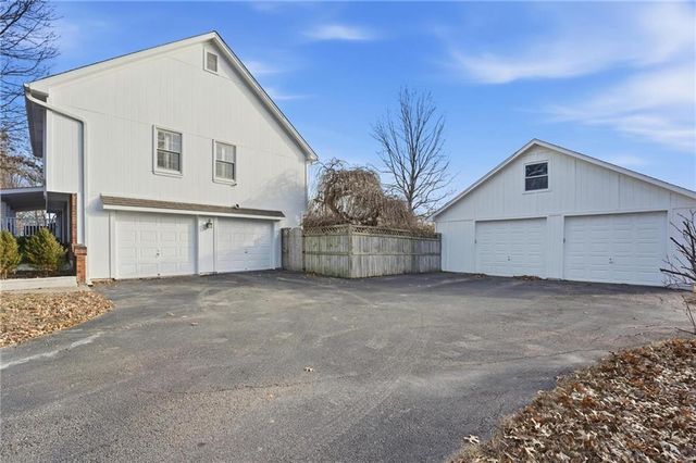 24101 E 88th Street, Lee's Summit, MO 64064