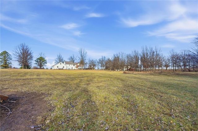 24101 E 88th Street, Lee's Summit, MO 64064