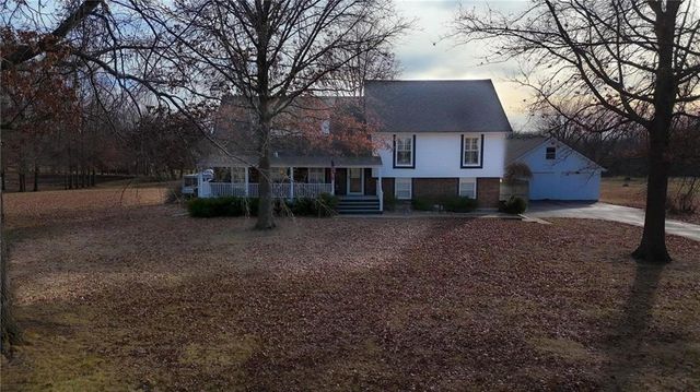 24101 E 88th Street, Lee's Summit, MO 64064