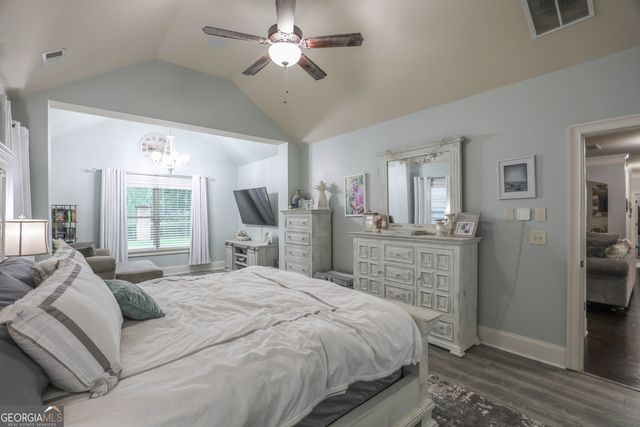 571 Stonebranch Drive, Loganville, GA 30052