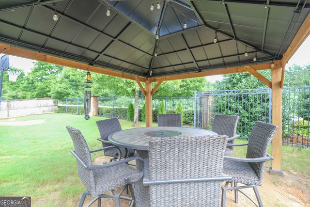 571 Stonebranch Drive, Loganville, GA 30052