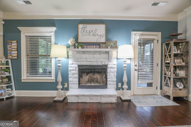 571 Stonebranch Drive, Loganville, GA 30052