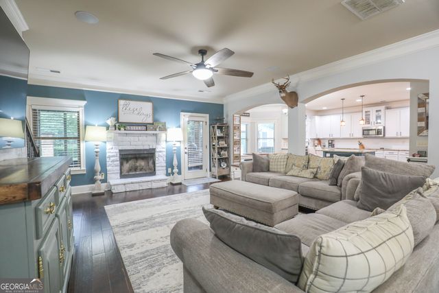 571 Stonebranch Drive, Loganville, GA 30052