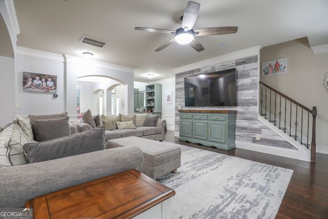 571 Stonebranch Drive, Loganville, GA 30052