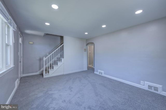 189 REGINA AVE, Hamilton, NJ 08619