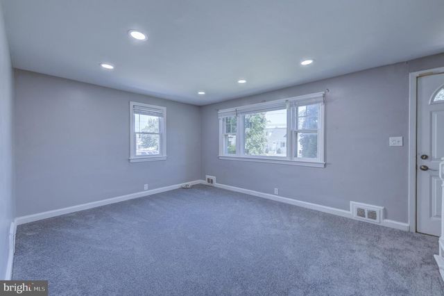 189 REGINA AVE, Hamilton, NJ 08619