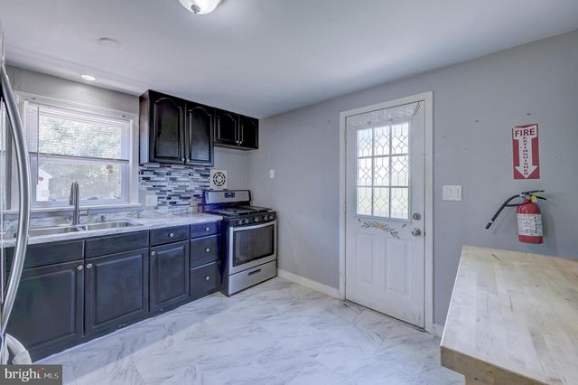 189 REGINA AVE, Hamilton, NJ 08619