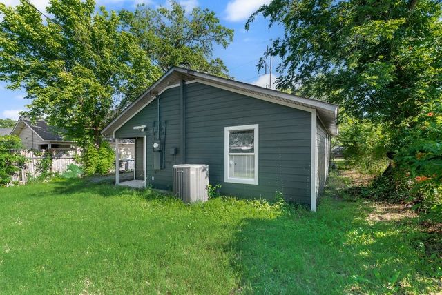 921 E Annie Street, Fort Worth, TX 76104