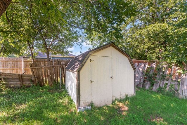 921 E Annie Street, Fort Worth, TX 76104
