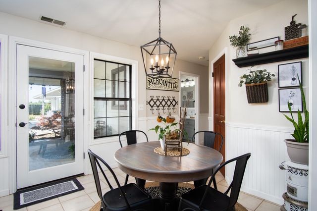 1068 E Waddell Street, Lindsay, CA 93247