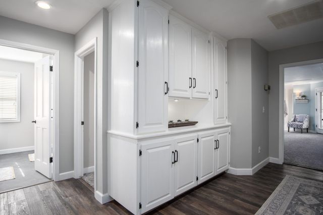 1068 E Waddell Street, Lindsay, CA 93247