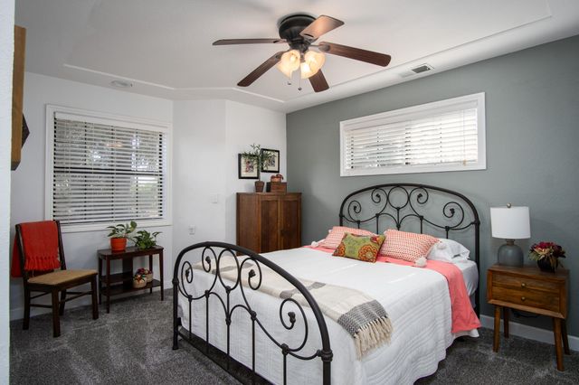 1068 E Waddell Street, Lindsay, CA 93247