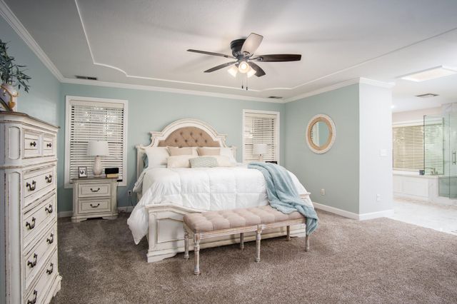 1068 E Waddell Street, Lindsay, CA 93247