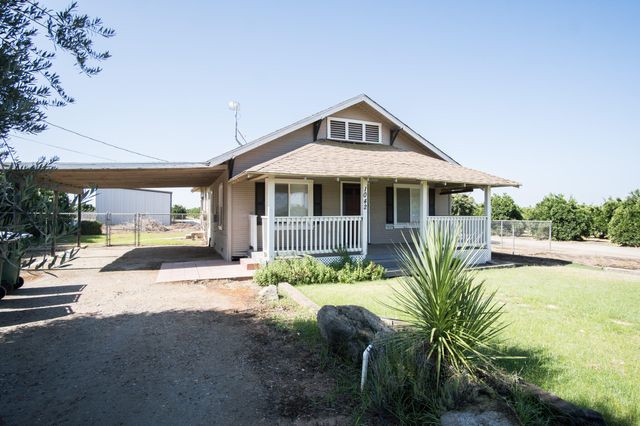 1068 E Waddell Street, Lindsay, CA 93247