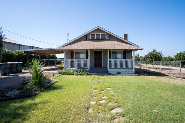 1068 E Waddell Street, Lindsay, CA 93247