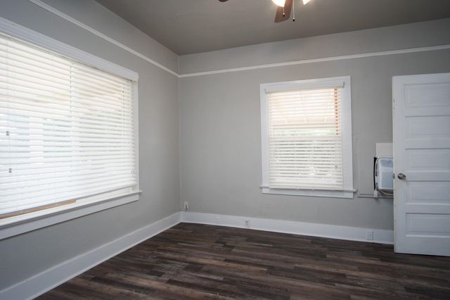 1068 E Waddell Street, Lindsay, CA 93247