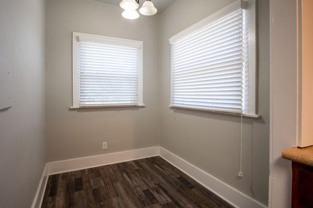 1068 E Waddell Street, Lindsay, CA 93247